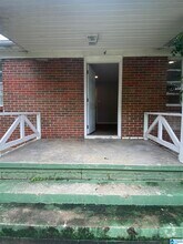Building Photo - 1000 4th Ave W