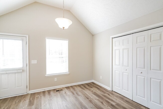 Foto del edificio - 2718 Lincoya Dr