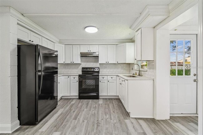 Foto del edificio - 1833 Knollwood Dr