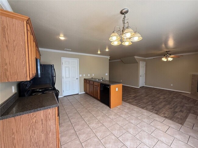 Building Photo - 2151 Skyler Dr
