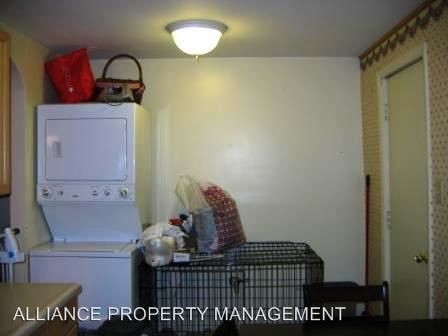 Foto del edificio - 126-126 E Main St