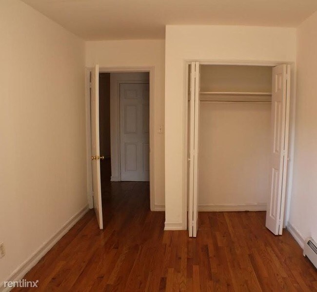 Building Photo - 2 br, 1 bath Apartment - 3211 23rd St
