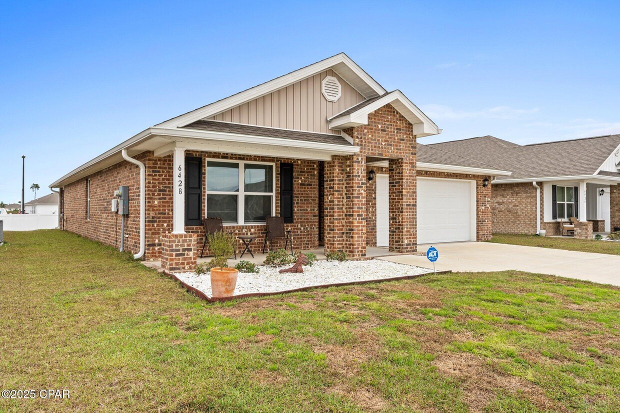 Foto principal - 6428 Slabinski Ln
