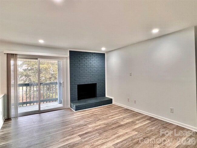 Foto del edificio - 11187 Harrowfield Rd