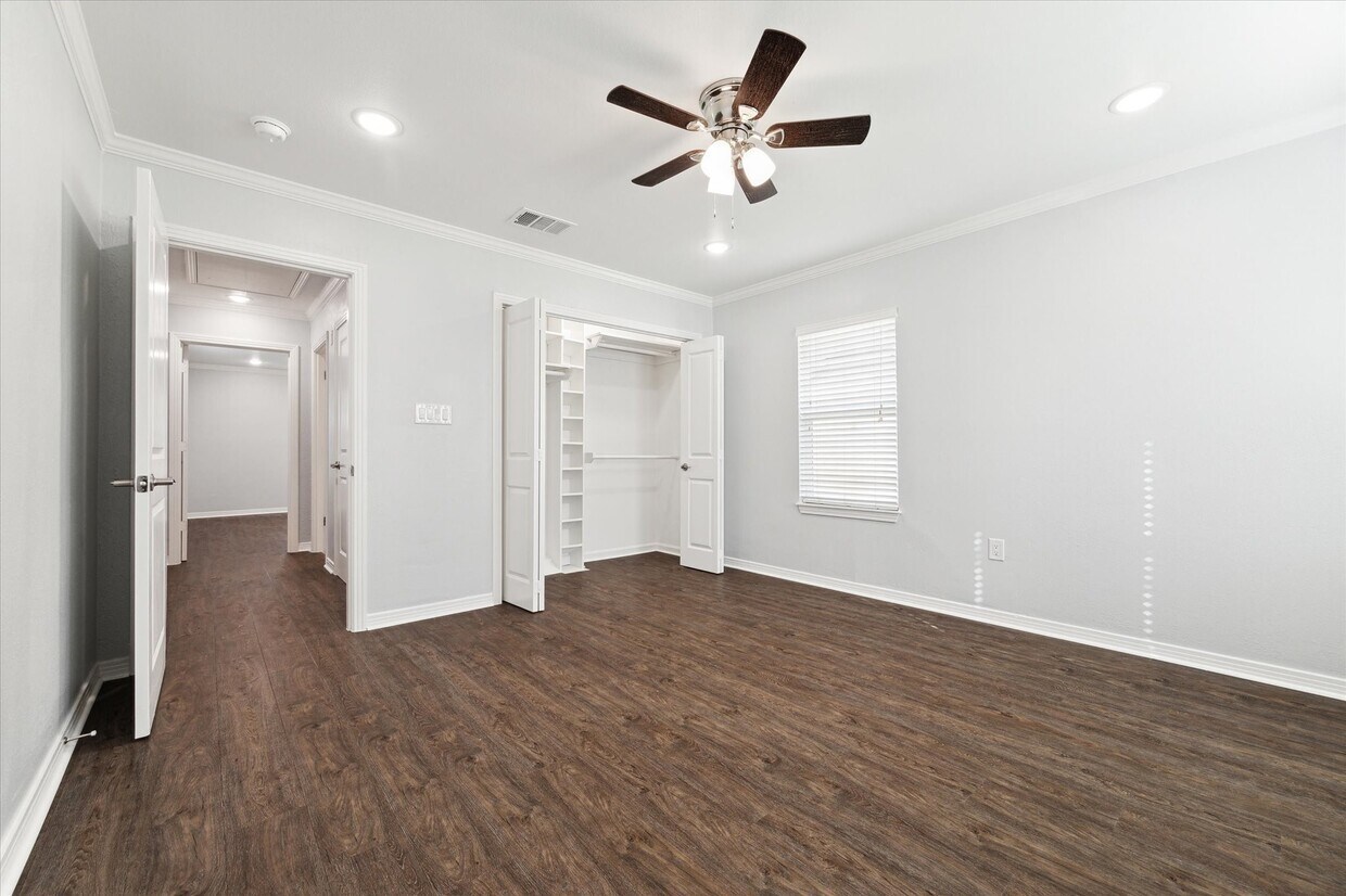 Foto del edificio - 1514 Glen Oaks St