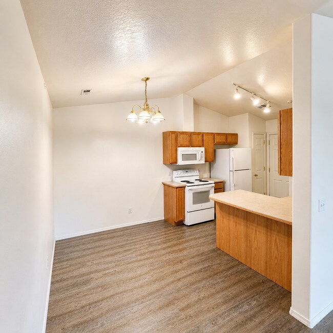 Foto del edificio - 55-59 E Jadynn Ct