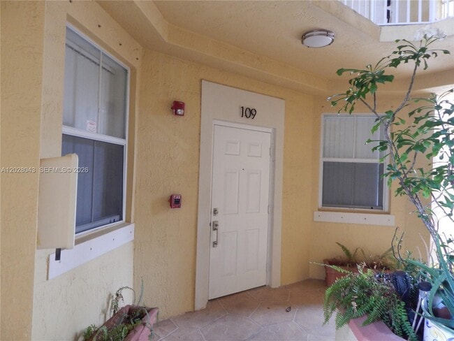 Foto del edificio - 8964 W Flagler St