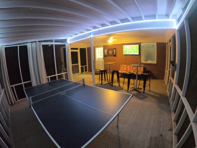 Building Photo - 548 Jo Ann Dr SE