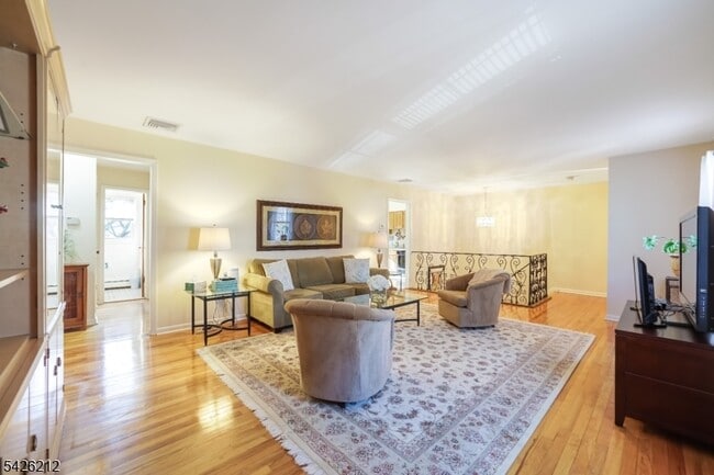 Building Photo - 68 Colgate Ave