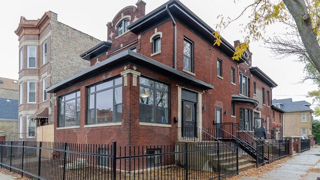 Exterior - 2325 S California Ave