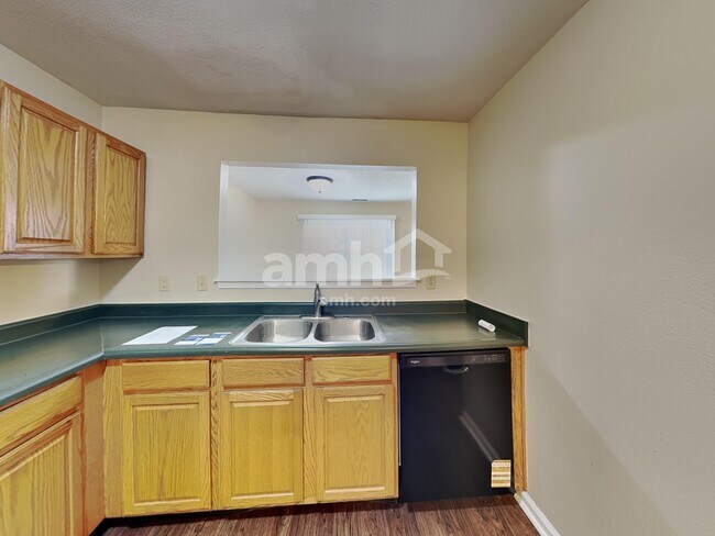 Foto del edificio - 5969 Claymont Blvd