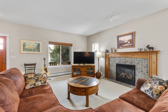 Building Photo - 32 E Clara Ct