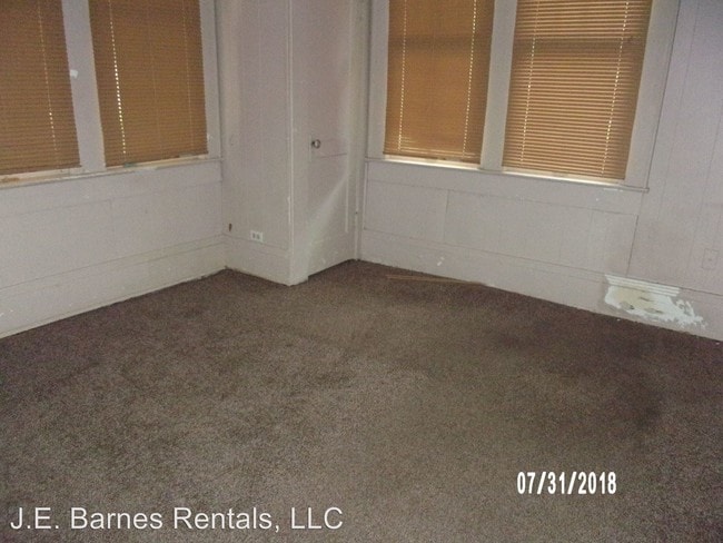 Building Photo - 2 br, 1 bath House - 406 E. Mississippi