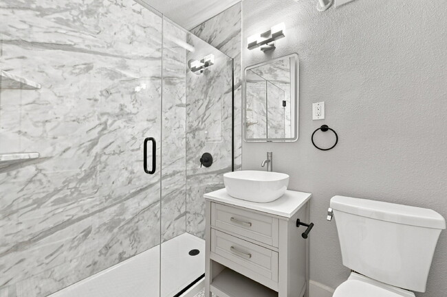 Building Photo - 1,795.95, 2-bedroom, 1-bathroom Updated in Great Denver Location!