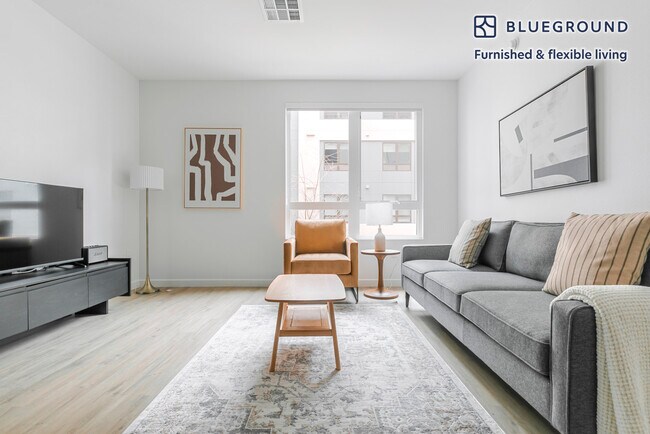 Building Photo - 350 Chastain Pl