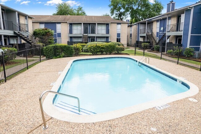 Foto del edificio - Pine Creek Apartments