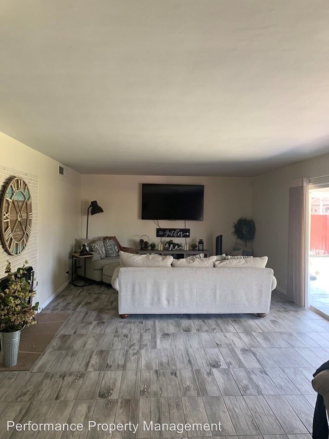 Building Photo - 3 br, 2 bath House - 1815 Country Club dr