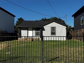 Building Photo - 1427 Diceman Ave