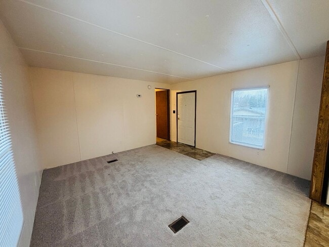 Building Photo - Mobile Home