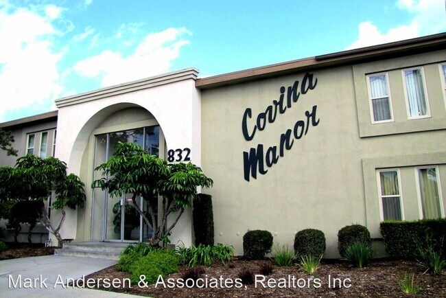 Building Photo - Studio, 1 bath Apartment - 832-838 N. Azus...