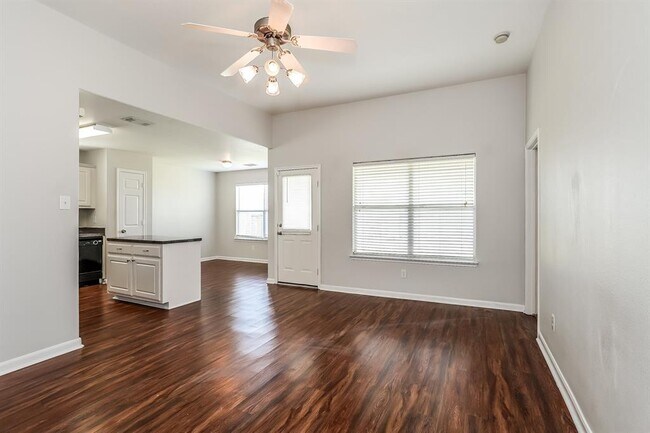 Foto del edificio - 7206 Shining Mist Ln