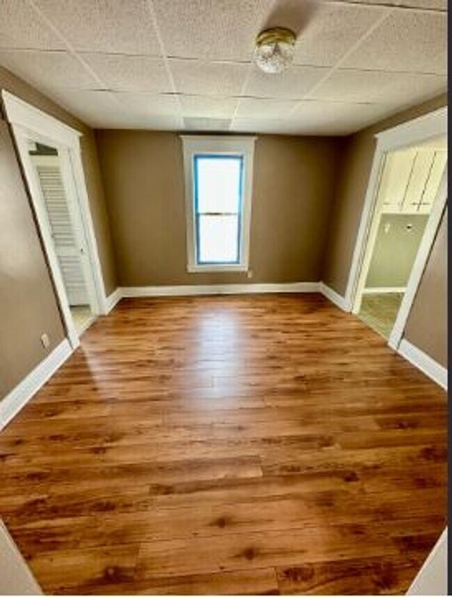 Building Photo - 263 E Loudon Ave