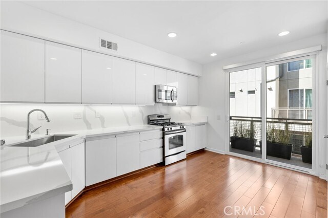 Building Photo - 561 Rockefeller