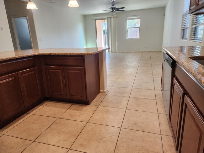 Building Photo - 7559 W Andrea Dr