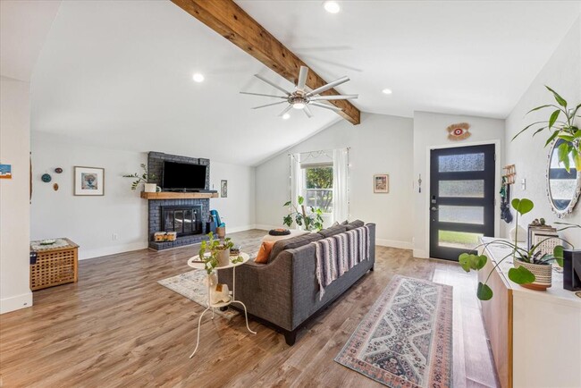 Building Photo - 11201 Sage Hollow Dr