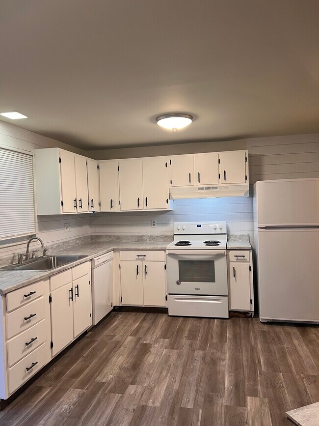 Building Photo - 7616 Mt Hood