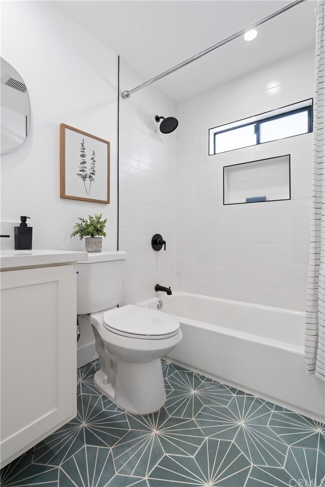 Second bathroom - 1321 W 65th Pl