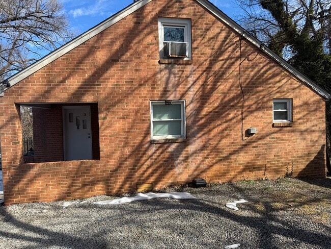 Building Photo - Strand