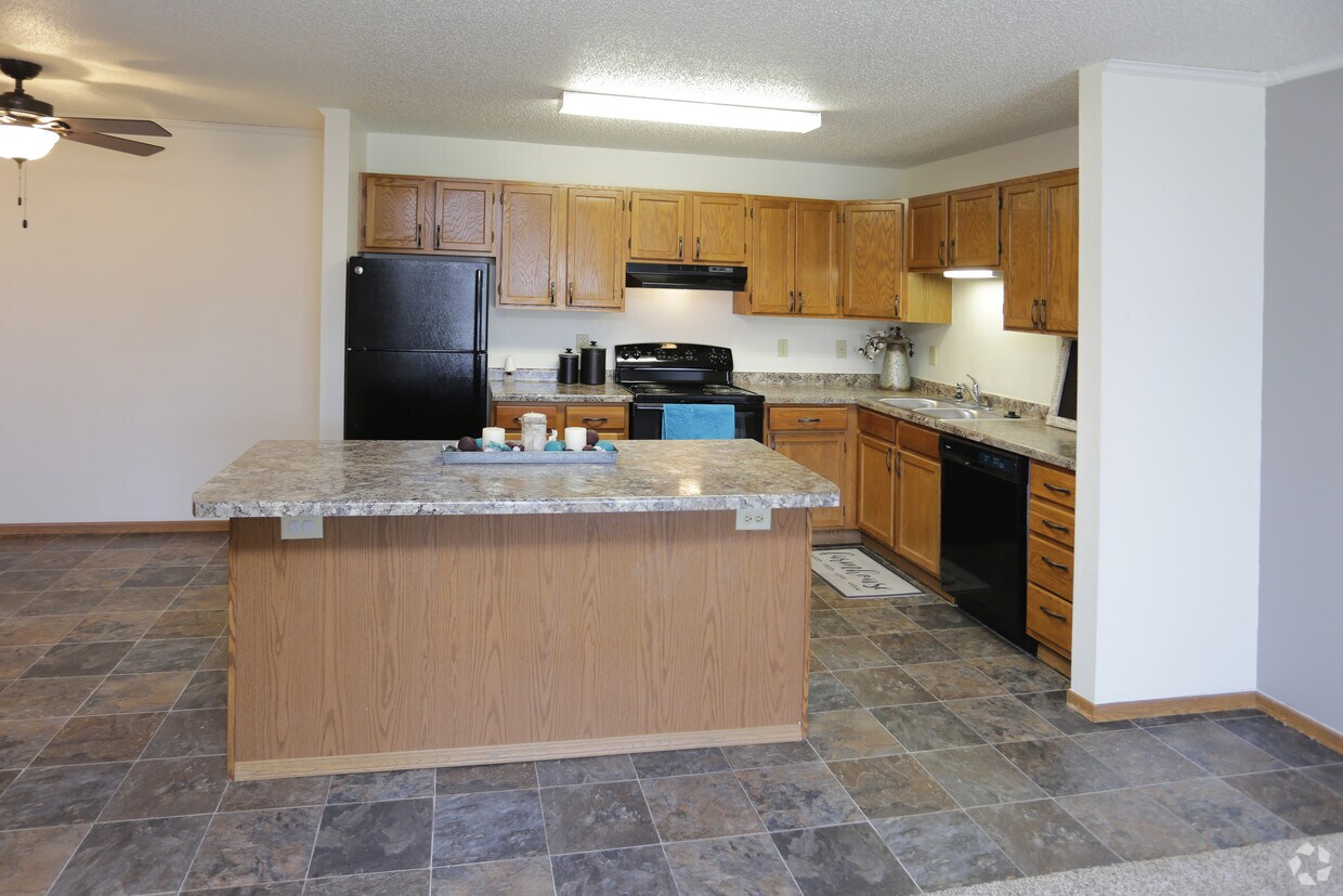 Carlton Place Apartments in Fargo, ND