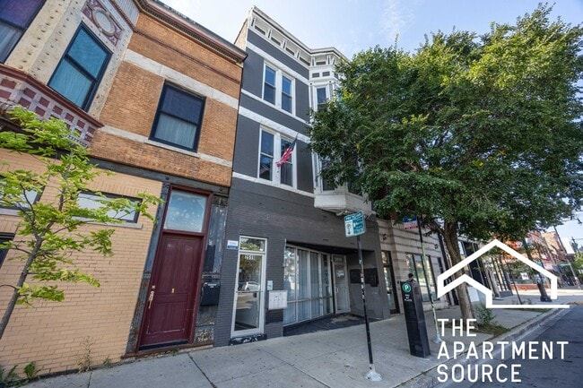 Building Photo - 2519 W North Ave