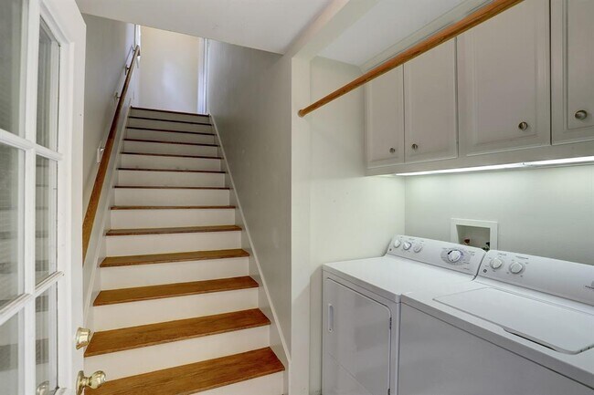 Foto del edificio - 725 Teetshorn St