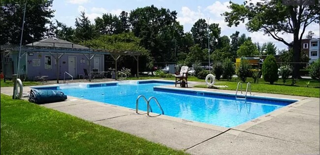 Community Pool - 520 Newark Pompton Tpke