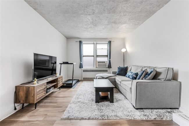 Foto del edificio - 103-26 68th Ave