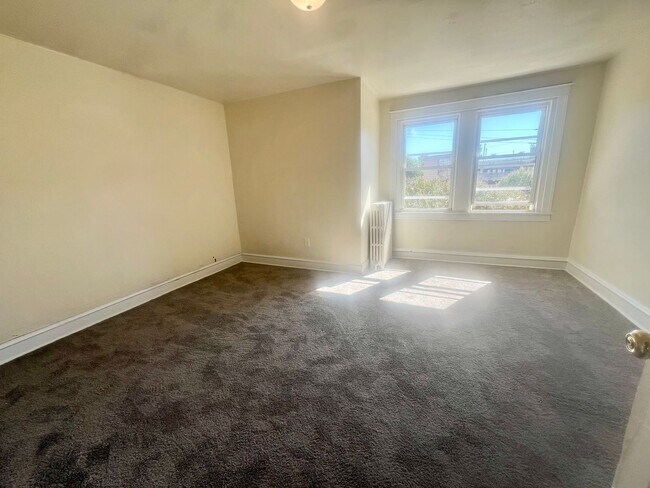 Building Photo - Updated 3-Bedroom Home in Chester – PHA & ...