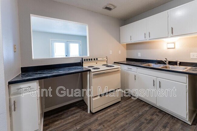 Building Photo - 1500 Oxford Place