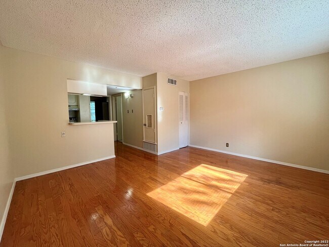 Building Photo - 1045 Shook Ave