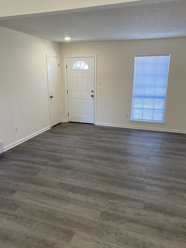 Building Photo - 8068 Whitebrook Dr