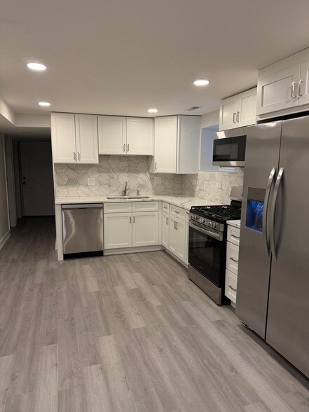 Foto del edificio - 8106 S Langley Ave