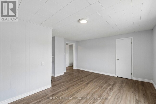 Building Photo - 26 Albina St