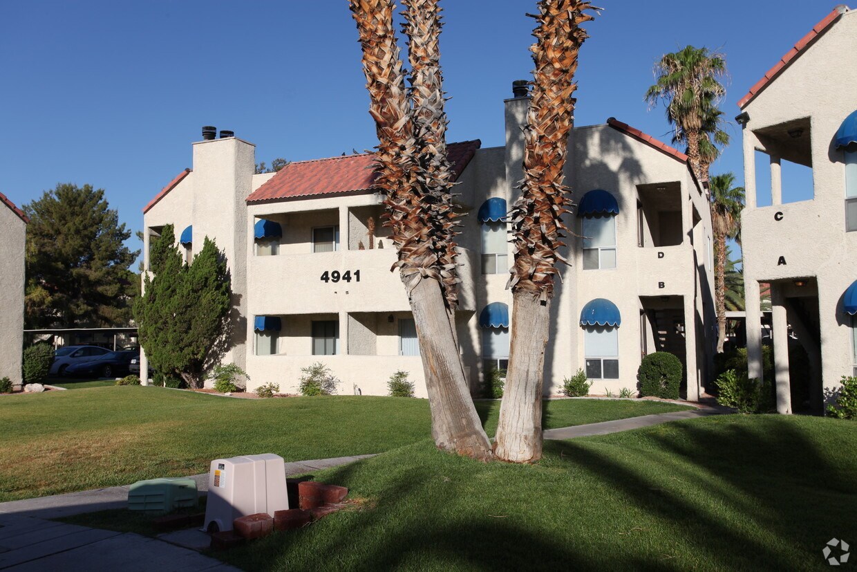Foto del edificio - 4941 A-D Newport Cove Cor