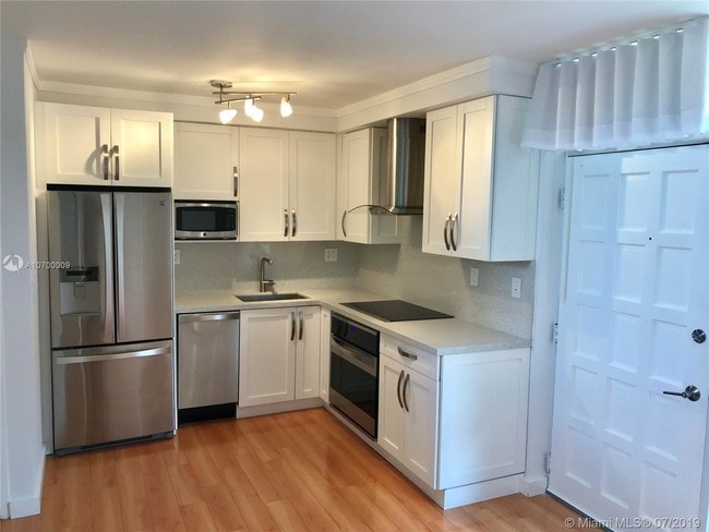 Building Photo - 2666 Tigertail Ave