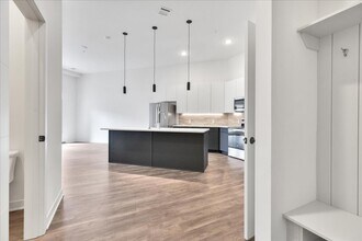 Building Photo - Leawood Village Apartments