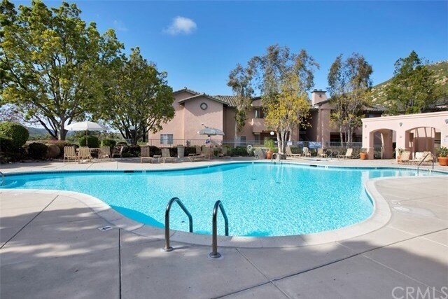 Building Photo - Great upper level 2/2 Condo @ The Summit i...