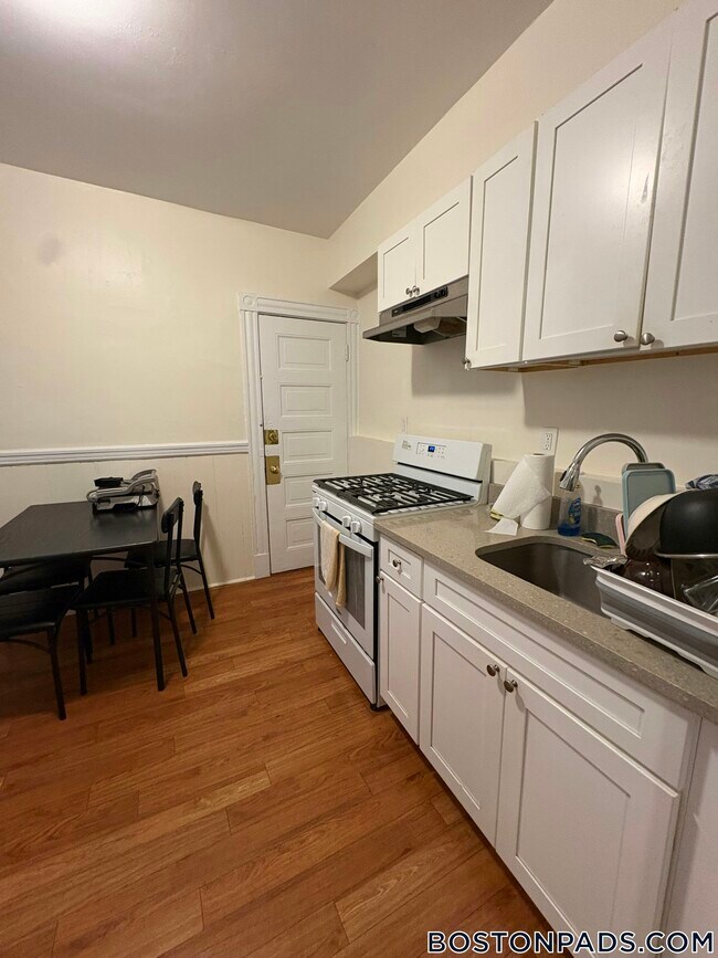 Foto del edificio - 885 Massachusetts Ave