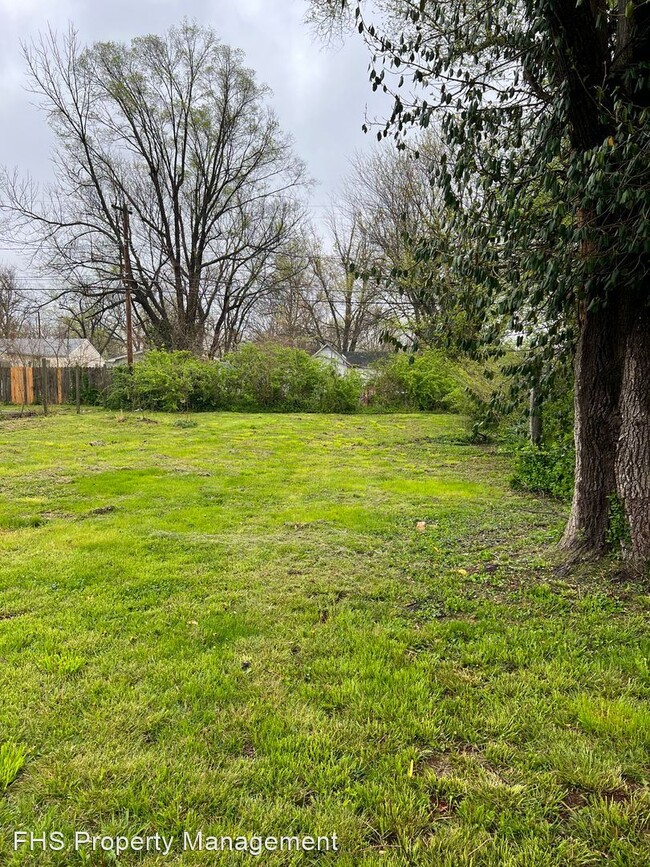 Building Photo - 2 br, 1 bath House - 3015 W Lincoln