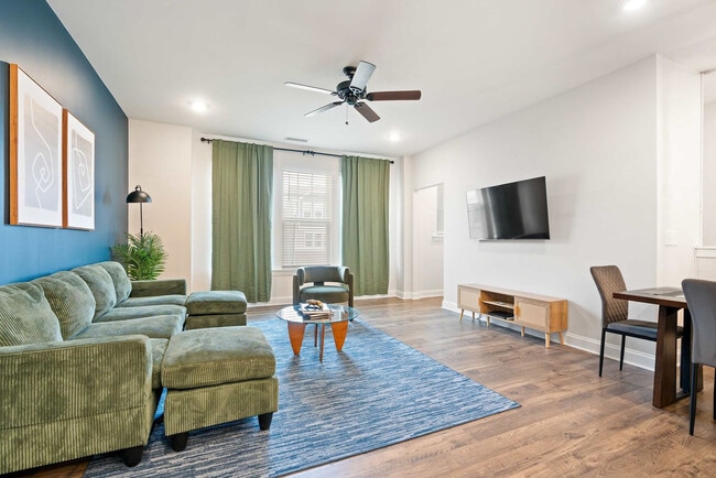 Building Photo - 1010 Falling Rock Pl